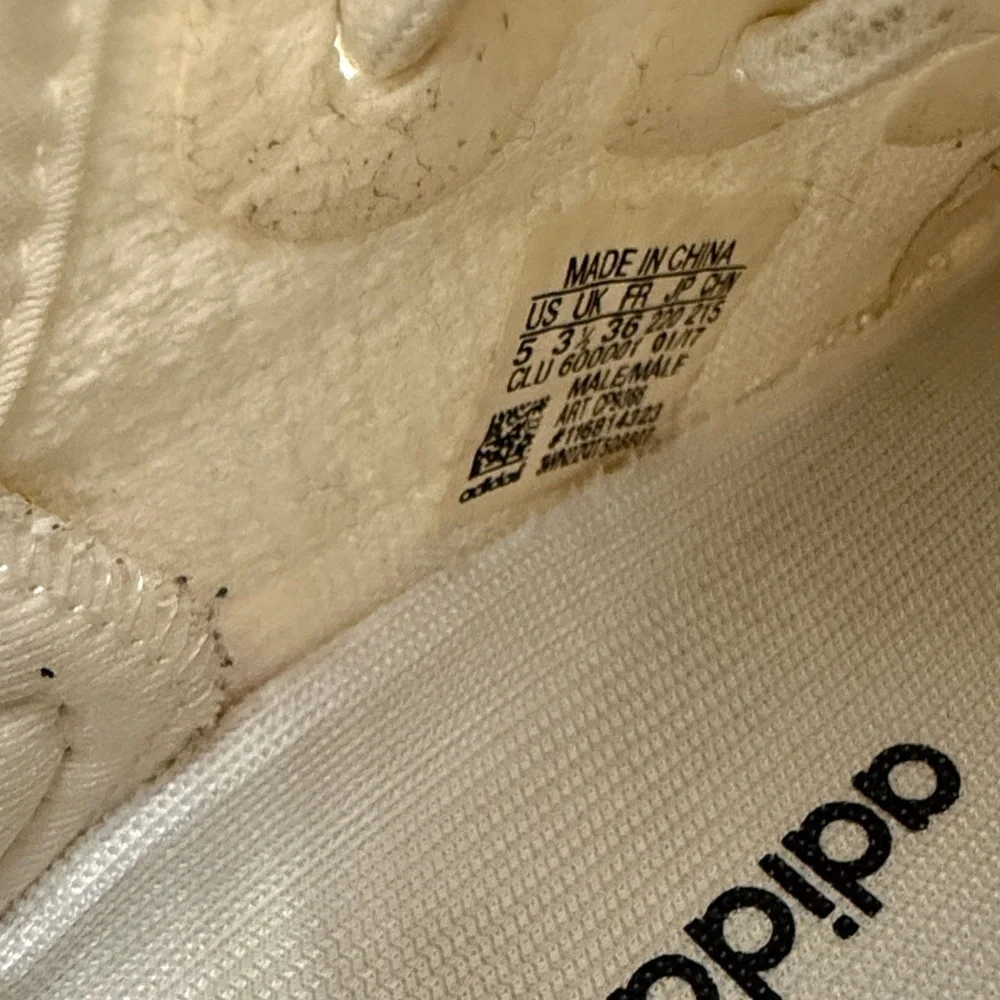 Adidas Yeezy Boost 350 V2 Cream White Size 5 (Triple White) Authentic - Picture 6 of 7